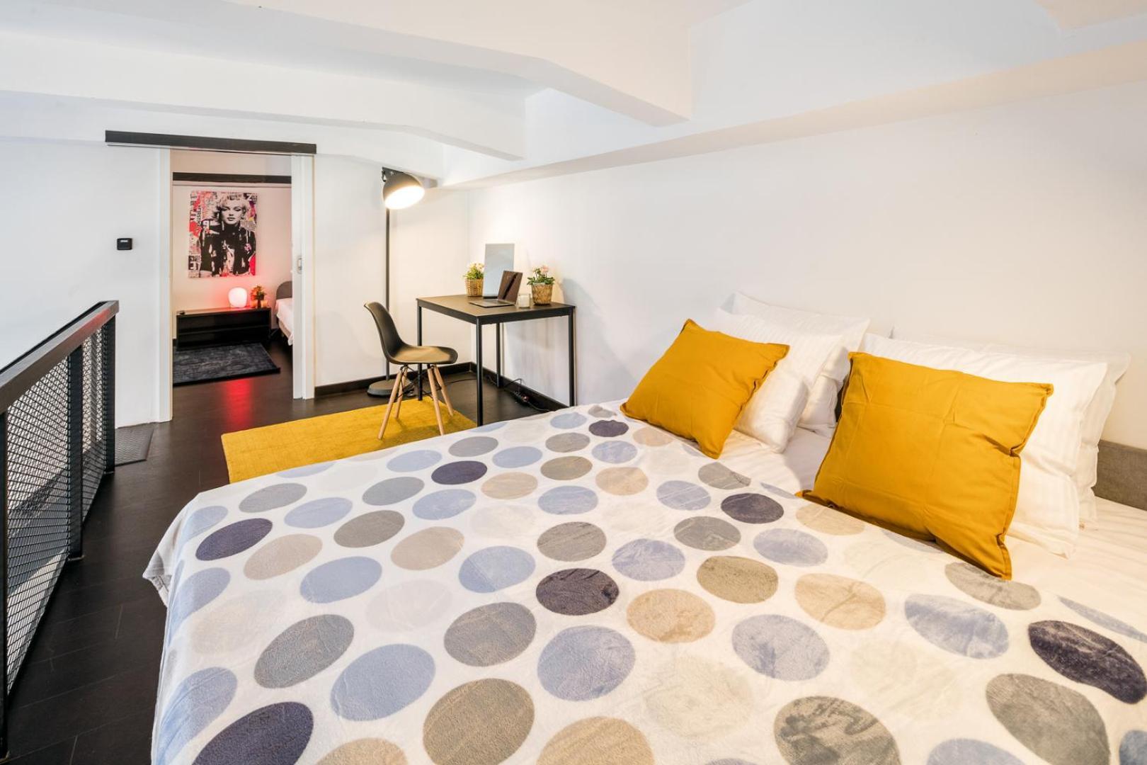 Apartments With Large Balcony, Parking Prag Exteriör bild