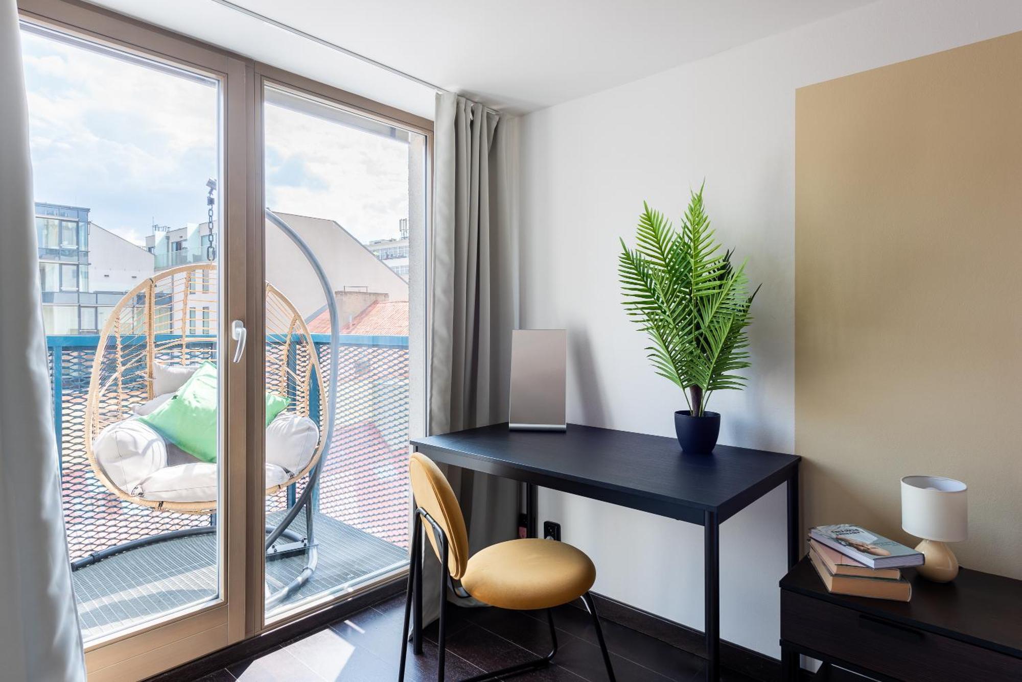 Apartments With Large Balcony, Parking Prag Exteriör bild