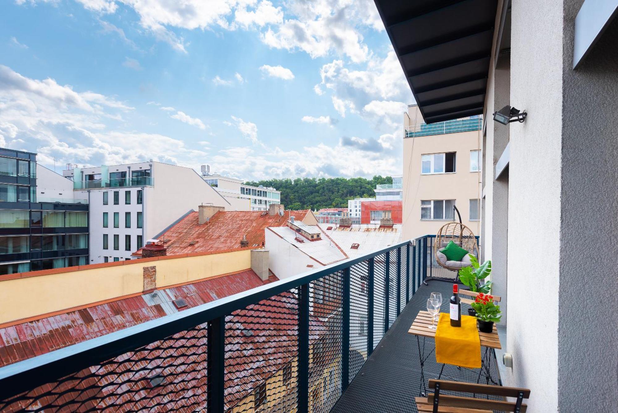 Apartments With Large Balcony, Parking Prag Exteriör bild