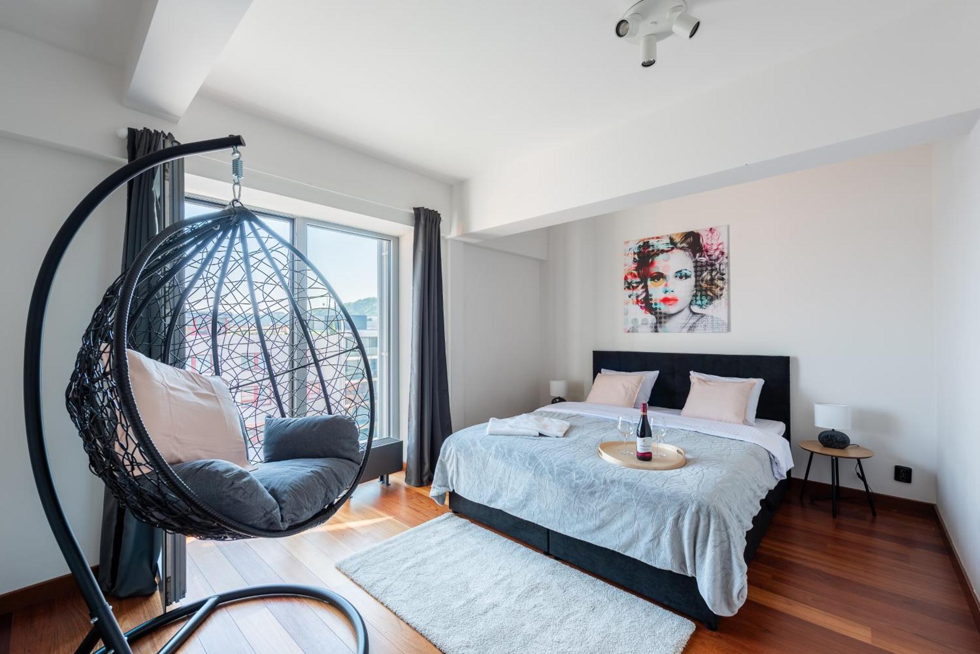 Apartments With Large Balcony, Parking Prag Exteriör bild