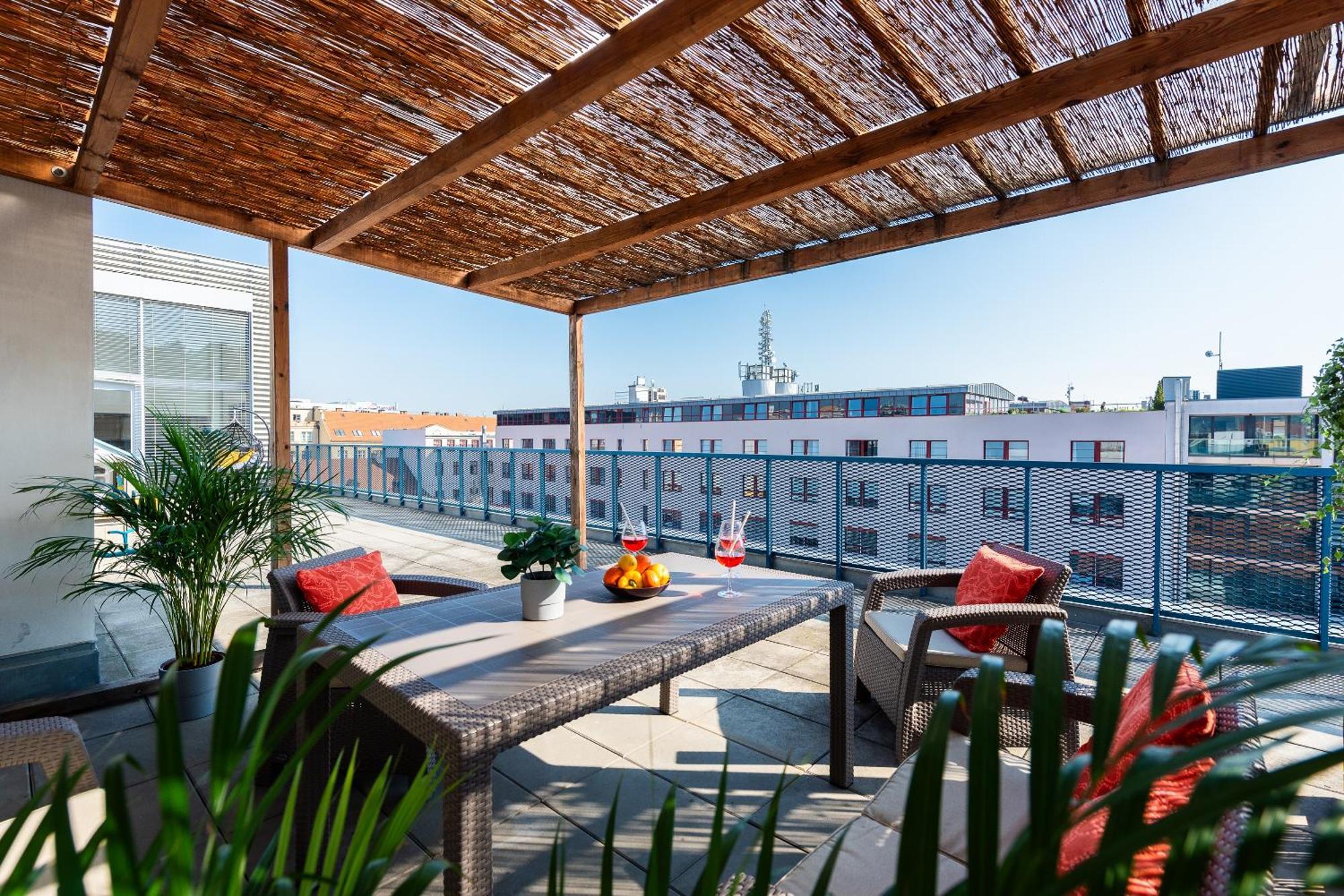 Apartments With Large Balcony, Parking Prag Exteriör bild