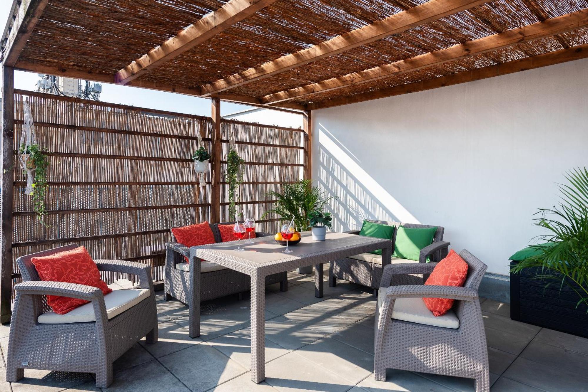 Apartments With Large Balcony, Parking Prag Exteriör bild