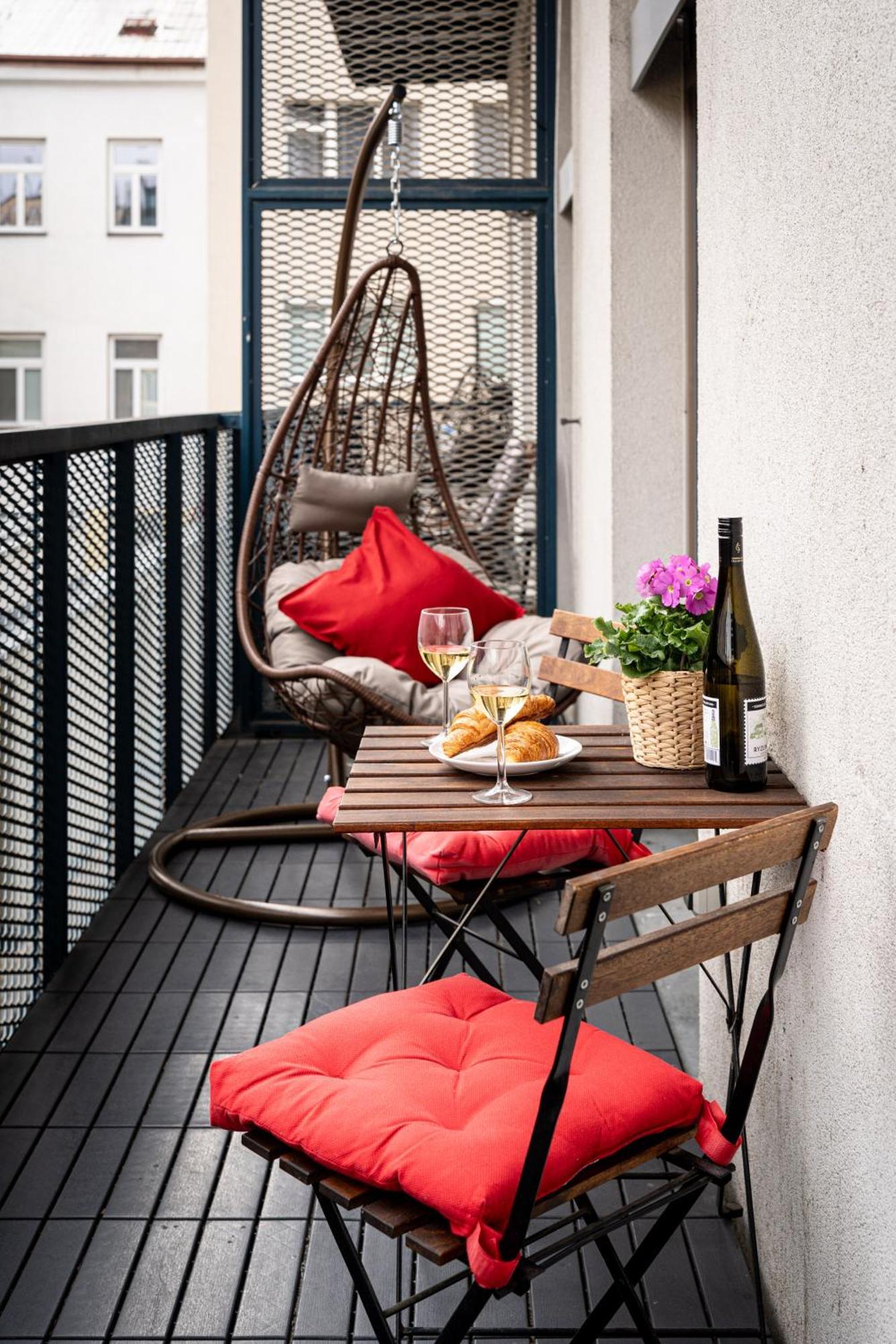 Apartments With Large Balcony, Parking Prag Exteriör bild