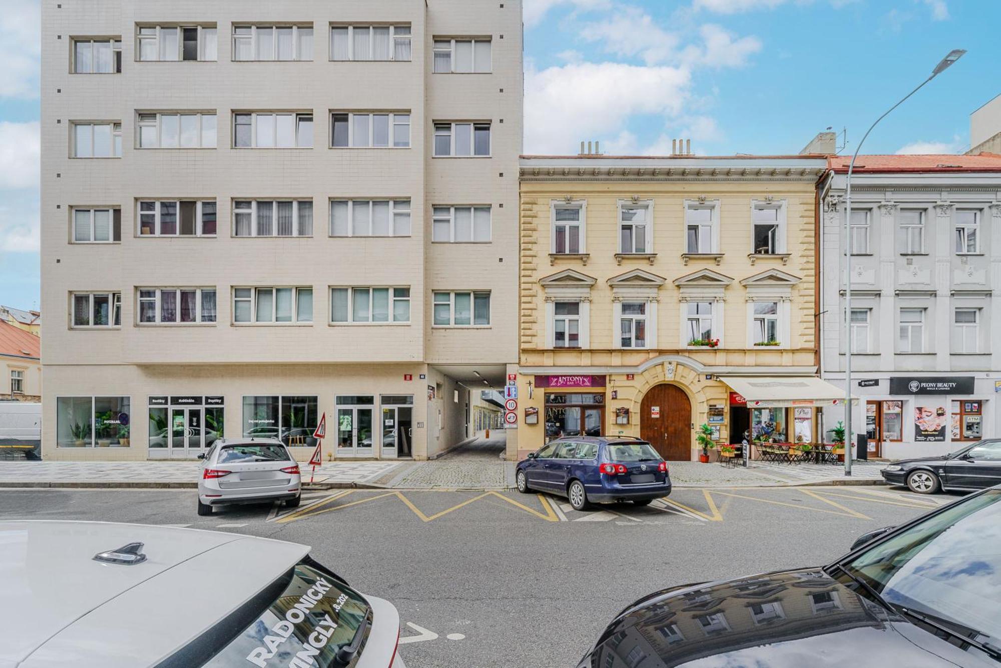 Apartments With Large Balcony, Parking Prag Exteriör bild