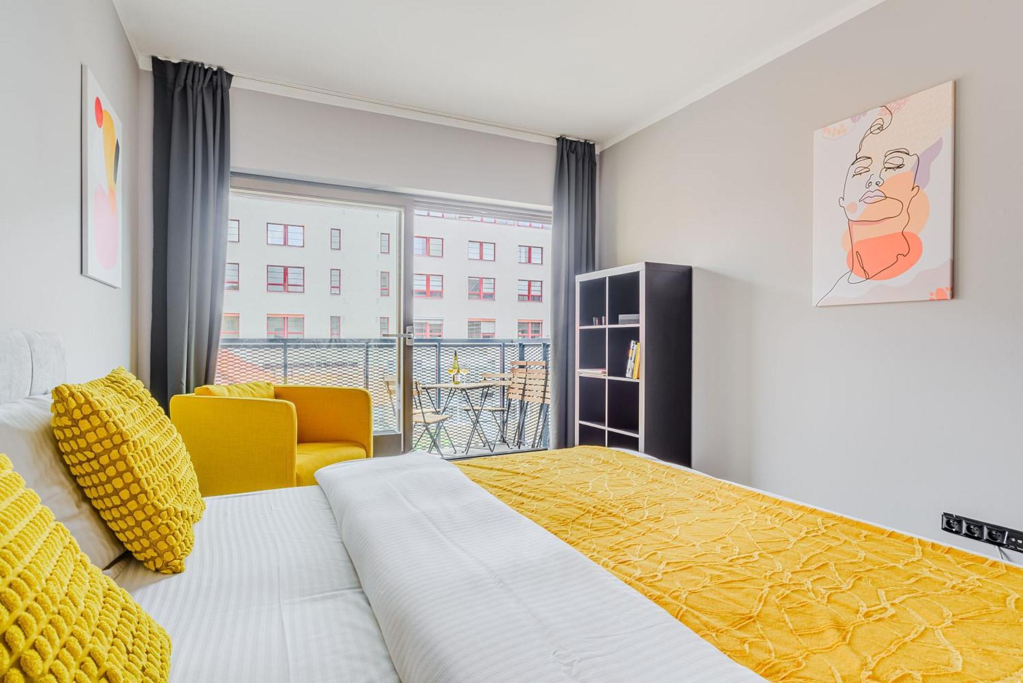 Apartments With Large Balcony, Parking Prag Exteriör bild